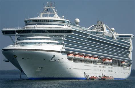 Caribbean Princess sets sail from Fort Lauderdale (Port Everglades ...