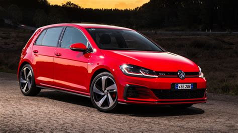 Review - 2017 Volkswagen Golf GTI - Review