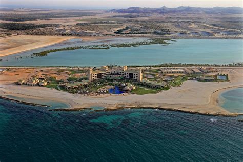 Arabian Luxury at Dubai's Best Desert Resorts - Dubai Travel Planner