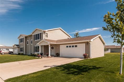 Minot AFB Homes | Family housing at Minot AFB, ND | Photos