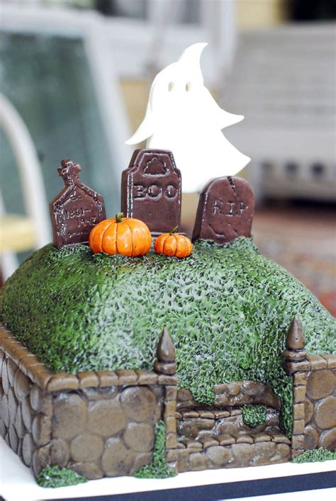 Halloween Graveyard Cake - CakeCentral.com