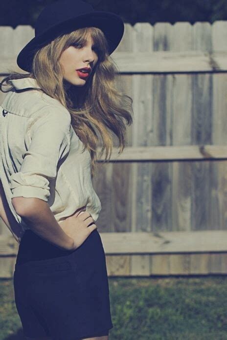 Taylor Swift Red Album Photoshoot October 2012 – Star Style