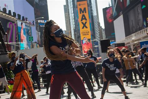 Census flash mob dance on Times Square - Pavement Pieces