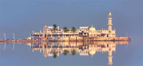 Experience serenity at Haji Ali Dargah | Mumbai - What to Expect ...