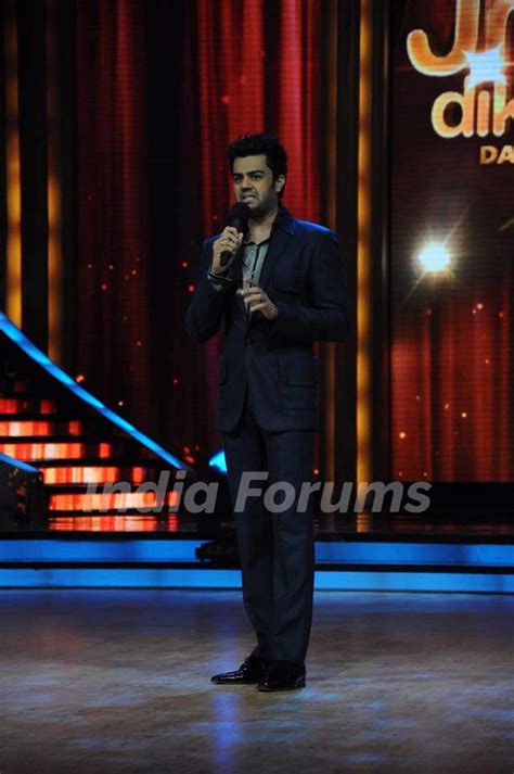 Manish Paul on the sets of Jhalak Dikhhla Jaa Media