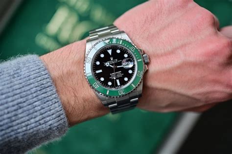 Why The Rolex Submariner Starbucks Is The Most Popular Watch? - Music ...