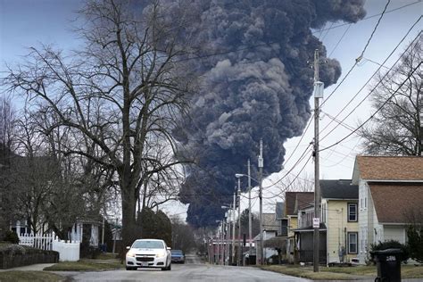 The East Palestine, Ohio, derailment: How bad is it? - Vox