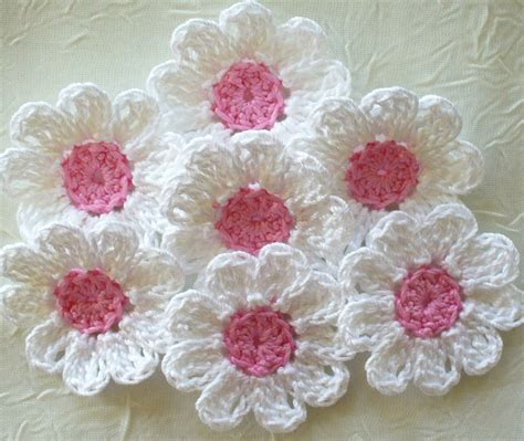 White Crochet Flower Appliques Pink Centers Set of 12 | Etsy | Crochet ...