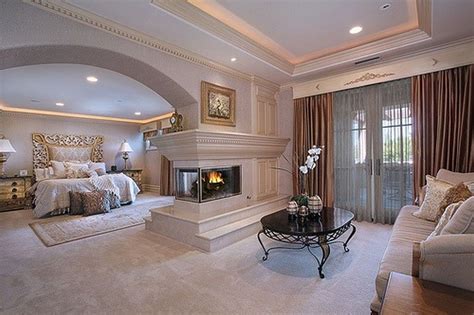 45+ Luxury Master Bedroom Decoration Design Ideas You Can Try | Dream ...