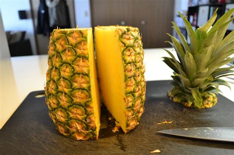 regal me: How To: Pineapple Carving