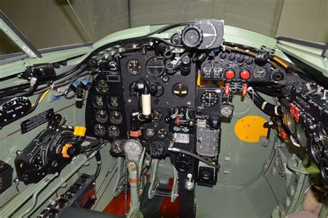 de havilland mosquito cockpit | De havilland mosquito, Cockpit, De ...