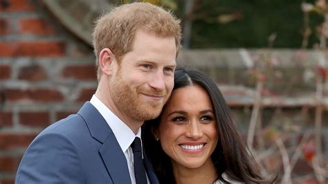 Meghan Markle's Engagement Photo Ralph & Russo Gown Is Worth $75,000 ...