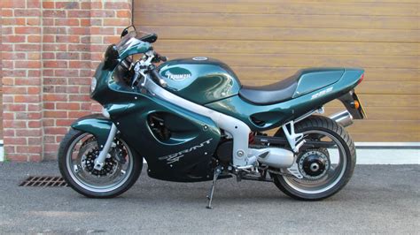 2001/Y Triumph Sprint ST 955i with 16,100m in Green