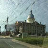 Macoupin County Courthouse - Courthouse in Carlinville