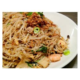 Bihun Goreng With Chicken Frank