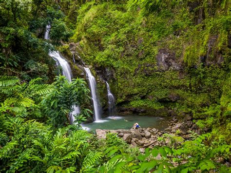 25 Best Waterfalls in Hawaii (+ Where to Find Each!)