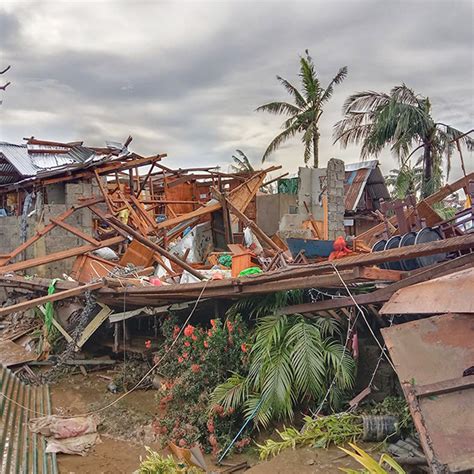 Sinalanta ng Bagyong Rai ang Pilipinas