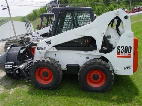 Bobcat S300 Skid Steer Loader Specs and Dimensions - VeriTread