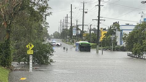 Gold Coast flash flooding danger: Weather alerts and updates on New ...