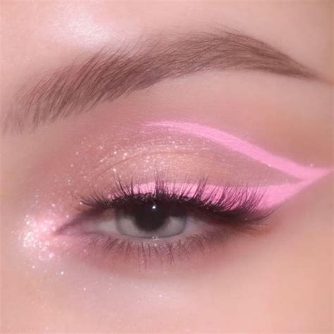 @babyangelsonly on Instagram: “🌸💓👛💅🏼” | Aesthetic makeup, Glitter ...