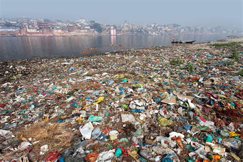 Brett Cole Photography | Garbage in the Ganges River in Varanasi, India ...