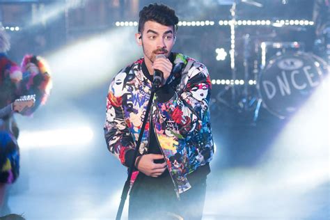 Joe Jonas Announces DNCE's Return with New Single 'Dancing Feet'