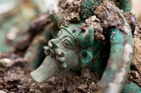 A rich Celtic Iron Age tomb discovered with stunning artifacts ...