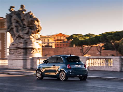 'Electric Nugget': 2023 Fiat 500e Price and Specs Revealed for ...