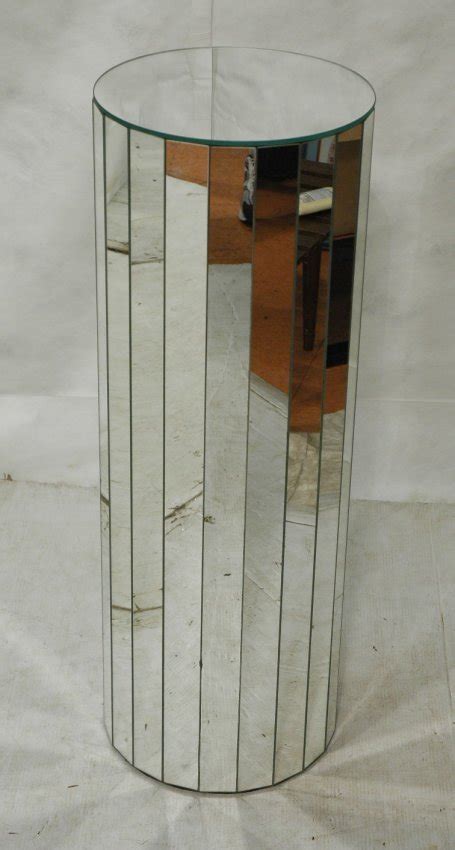 Tall Mirrored Pedestal Stand. Faceted Mirror Side : Lot 8