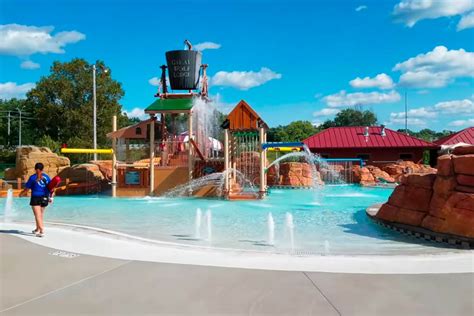 Great Wolf Lodge Outdoor Water Park Wisconsin Dells - Water Park Hotels ...