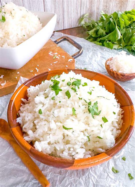 Coconut Jasmine Rice (Rice Cooker and Stovetop Recipe)