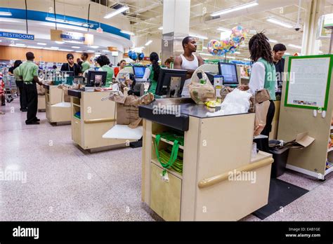 Publix Grocery Store Stock Photos & Publix Grocery Store Stock Images ...