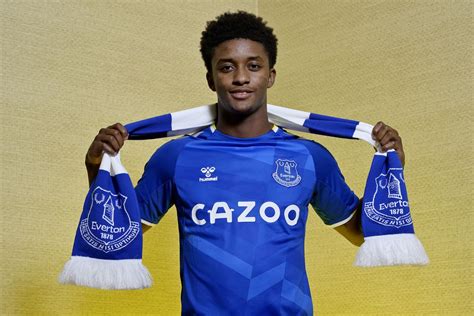 Demarai Gray Everton shirt number revealed - Royal Blue Mersey