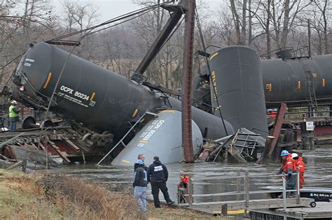 Feds fault Conrail, local officials in Paulsboro train wreck