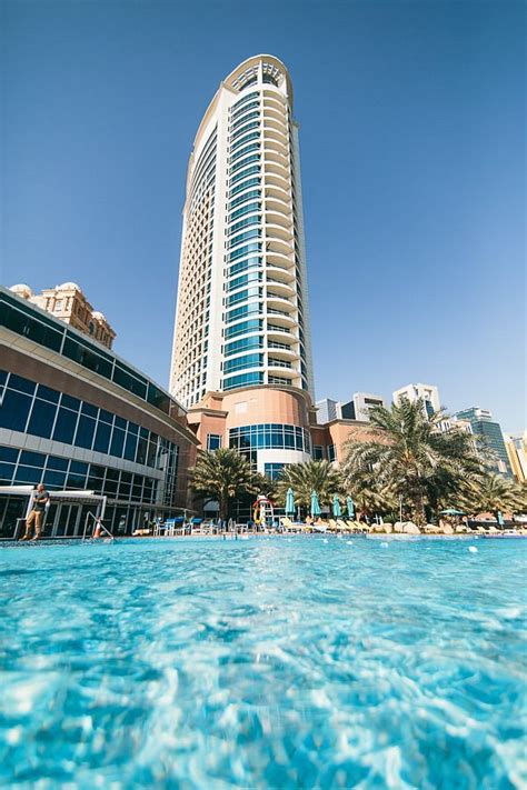 Hilton Doha Pool: Pictures & Reviews - Tripadvisor