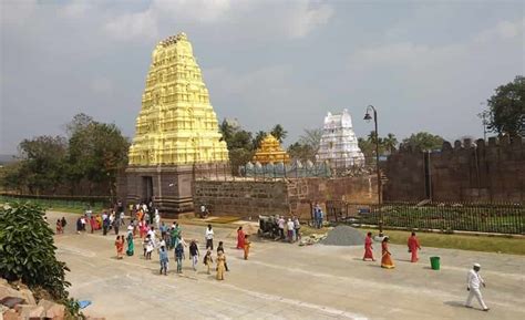 How to Reach Mallikarjuna Jyotirlinga - By Flights, Train & Buses