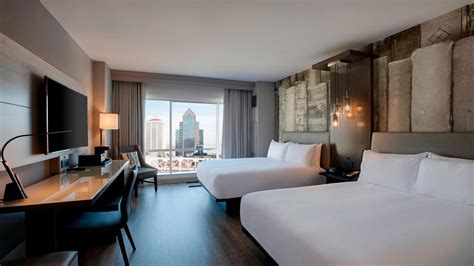 Louisville Marriott Downtown - Skywalk Access to Kentucky International ...