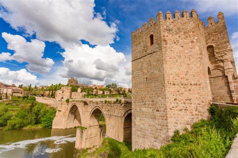 Medieval Saint Martin S Bridge Toledo Stock Photo - Image of sweeping ...