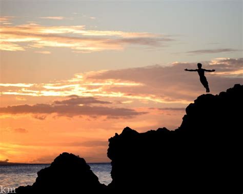 Sunset cliff dive at Black Rock, Maui | my favorites: travel | Pinter…