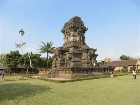 Singosari Temple in terrestrial and obliqueaerial photo. | Download ...