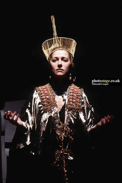 1982: Helen Mirren as Cleopatra in ANTONY AND CLEOPATRA by Shakespeare ...