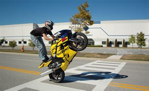 Bike Stunt Hd Wallpaper - Street Bike Stunts (#1733742) - HD Wallpaper ...