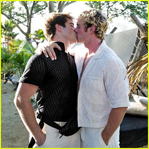 Cruel Summer’s Froy Gutierrez Kisses New Boyfriend Zane Phillips at ...