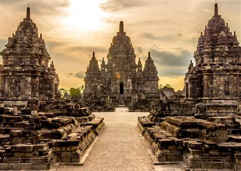 Candi Prambanan - Korina Tour Jogja