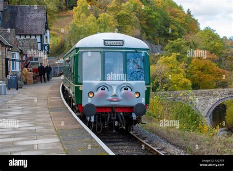 LLANGOLLEN, UK - OCTOBER 27TH 2018: Daisy the diesel train part of the ...