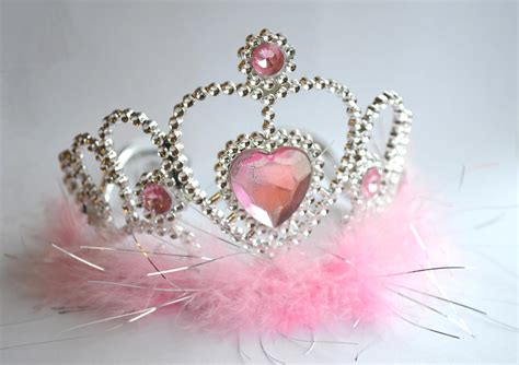 Cute Pink Princess Crown by Roniakiil on DeviantArt