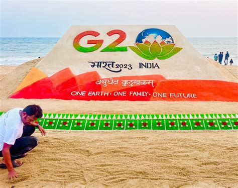 Sudarsan Pattnaik creates India's G20 presidency logo on sand