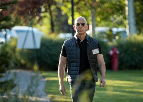 Swole Jeff Bezos is exactly the meme the world needed.