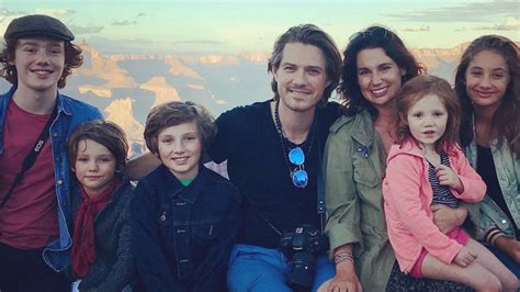 Taylor Hanson and Wife Expecting Seventh Child Together | Access