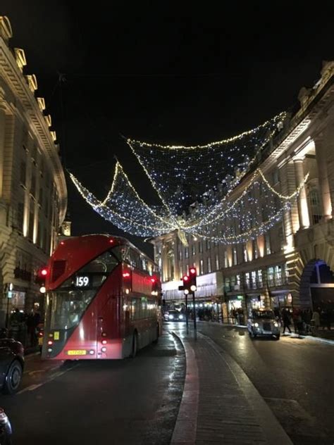 London: Magical Christmas Lights Walking Tour!